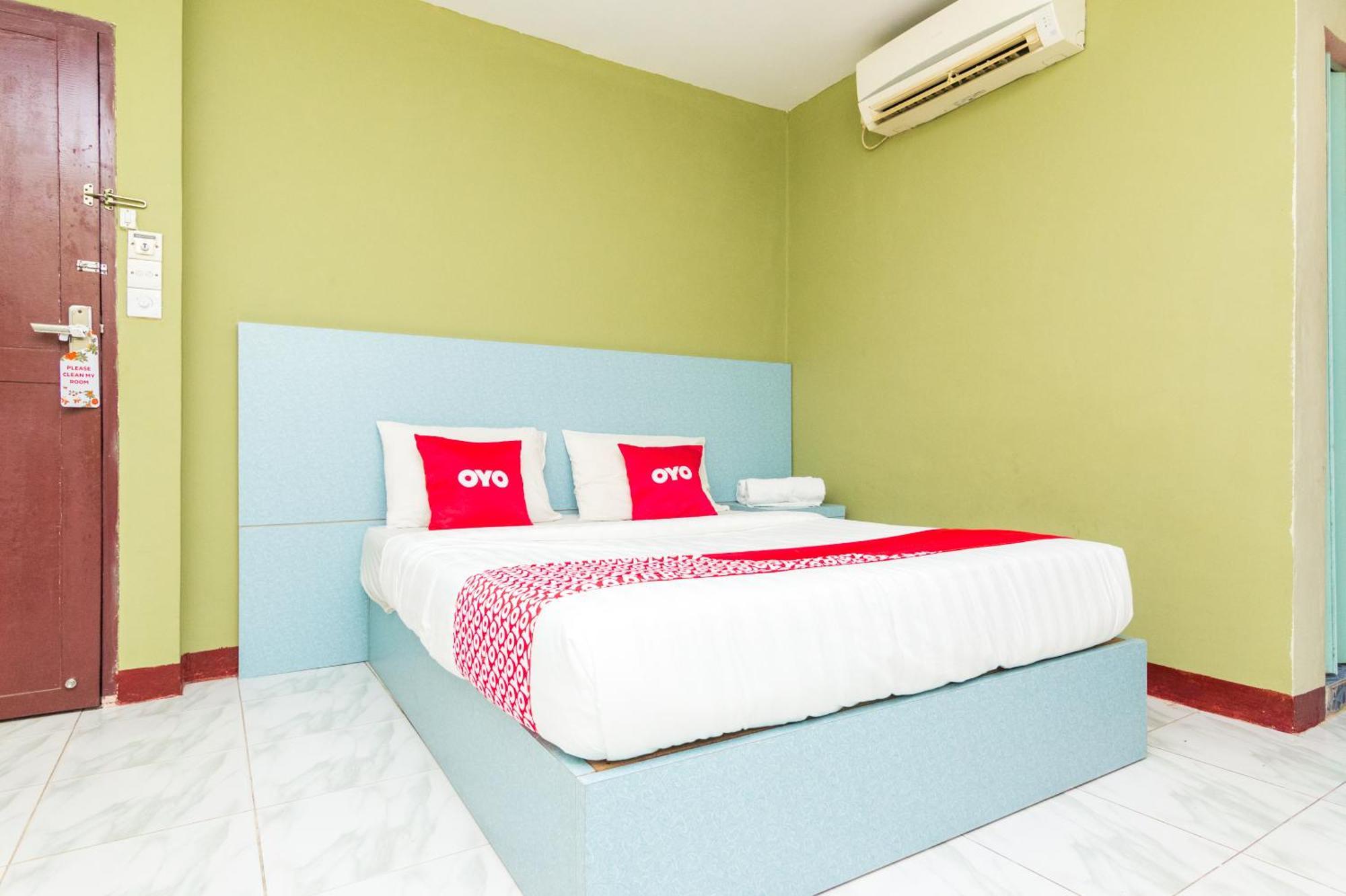 Vaccinated Staff - Oyo 1703 Terang Bintang Hotel Batam Экстерьер фото