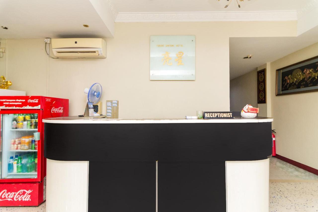 Vaccinated Staff - Oyo 1703 Terang Bintang Hotel Batam Экстерьер фото
