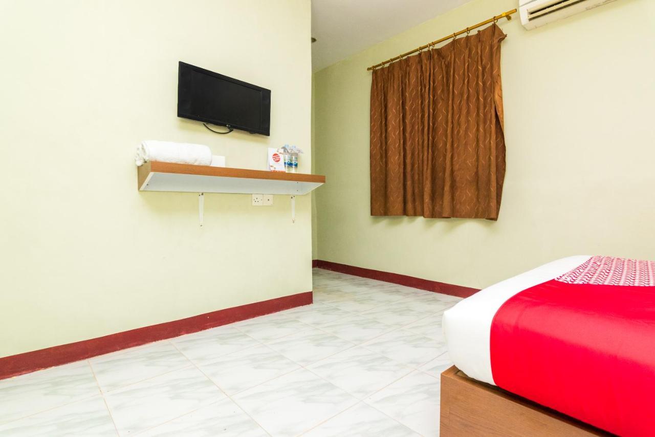 Vaccinated Staff - Oyo 1703 Terang Bintang Hotel Batam Экстерьер фото