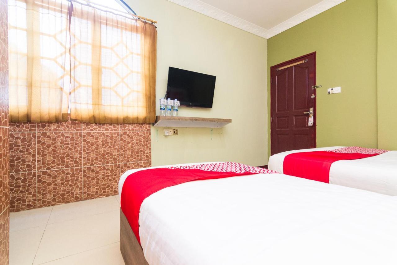 Vaccinated Staff - Oyo 1703 Terang Bintang Hotel Batam Экстерьер фото