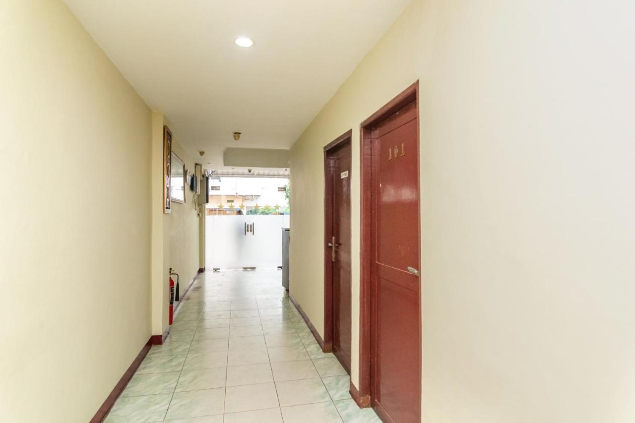 Vaccinated Staff - Oyo 1703 Terang Bintang Hotel Batam Экстерьер фото