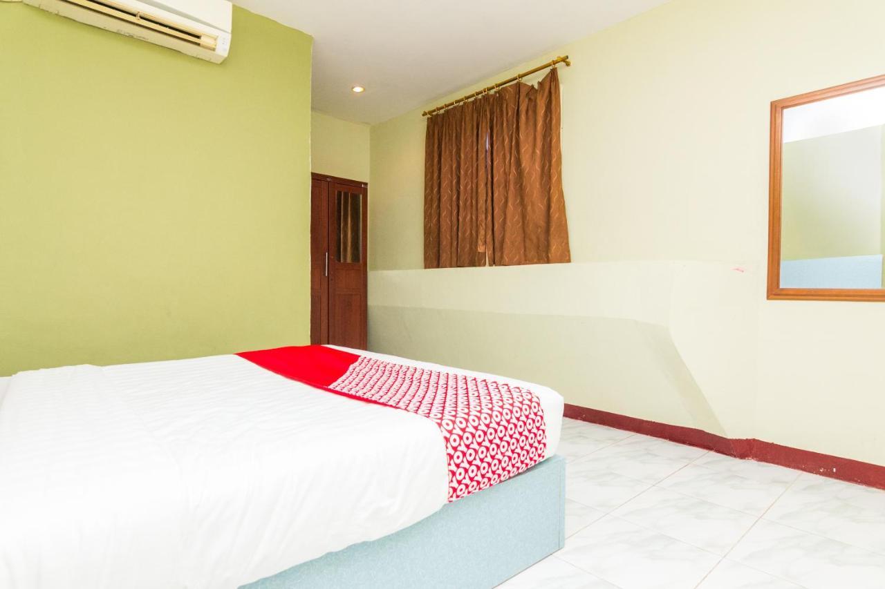 Vaccinated Staff - Oyo 1703 Terang Bintang Hotel Batam Экстерьер фото