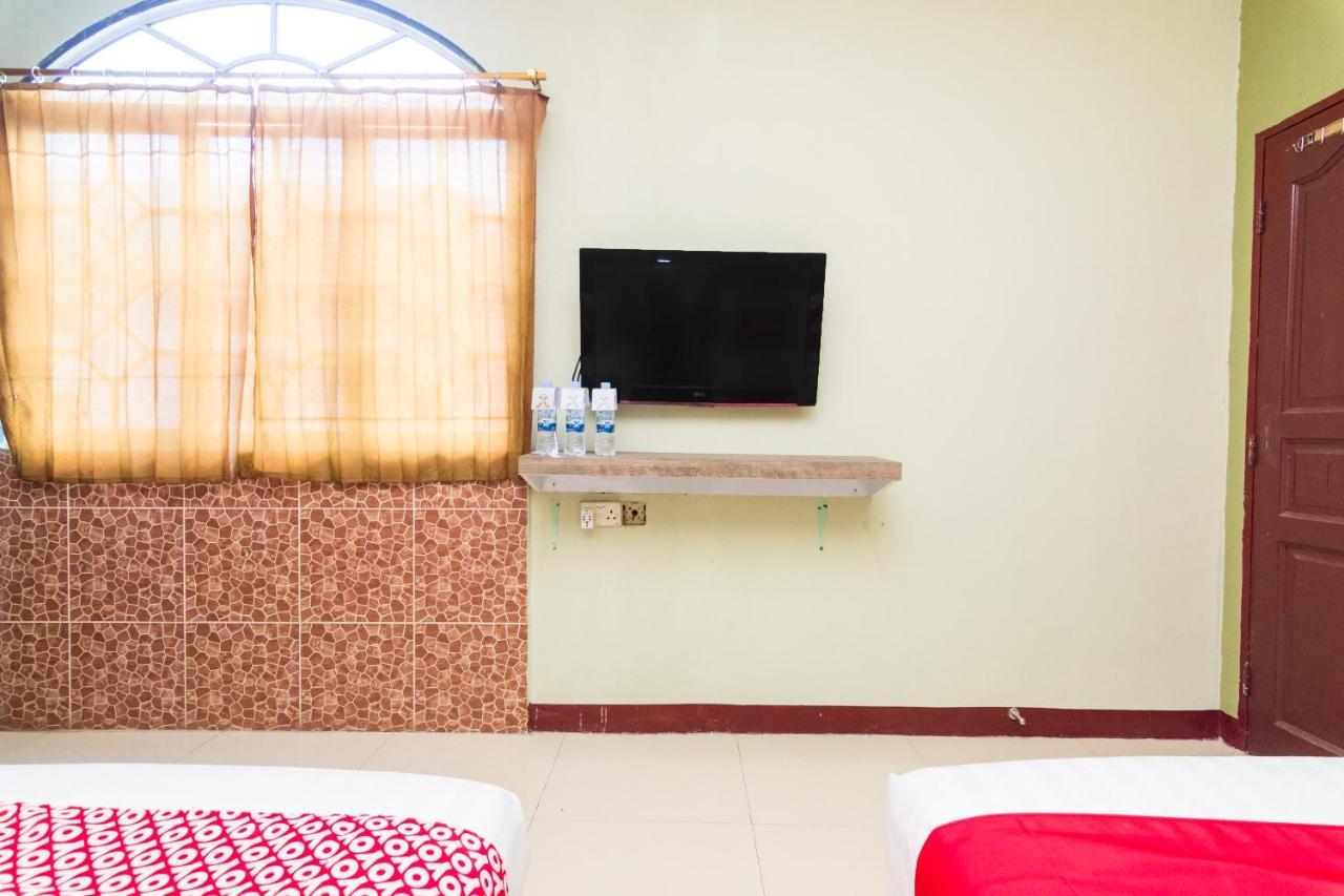 Vaccinated Staff - Oyo 1703 Terang Bintang Hotel Batam Экстерьер фото